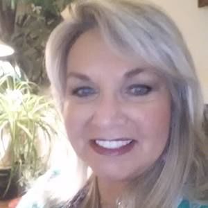 Meet your Posher, Connie